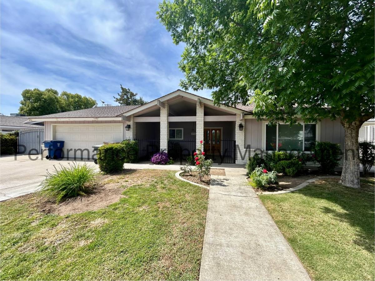 House for rent at 4316 Charter Oaks Ave, Bakersfield, CA 93309
