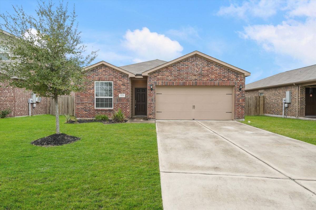 House for rent at 12026 Pearl Dr, La Marque, TX 77568