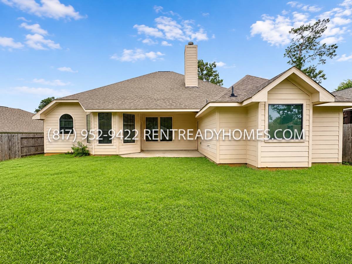 House for rent at 3813 Breckenridge Dr, Montgomery, TX 77356
