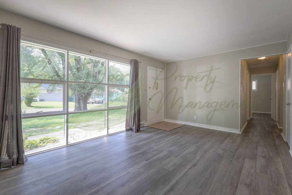 House for rent at 7801 E 113 St, Kansas City, MO 64134