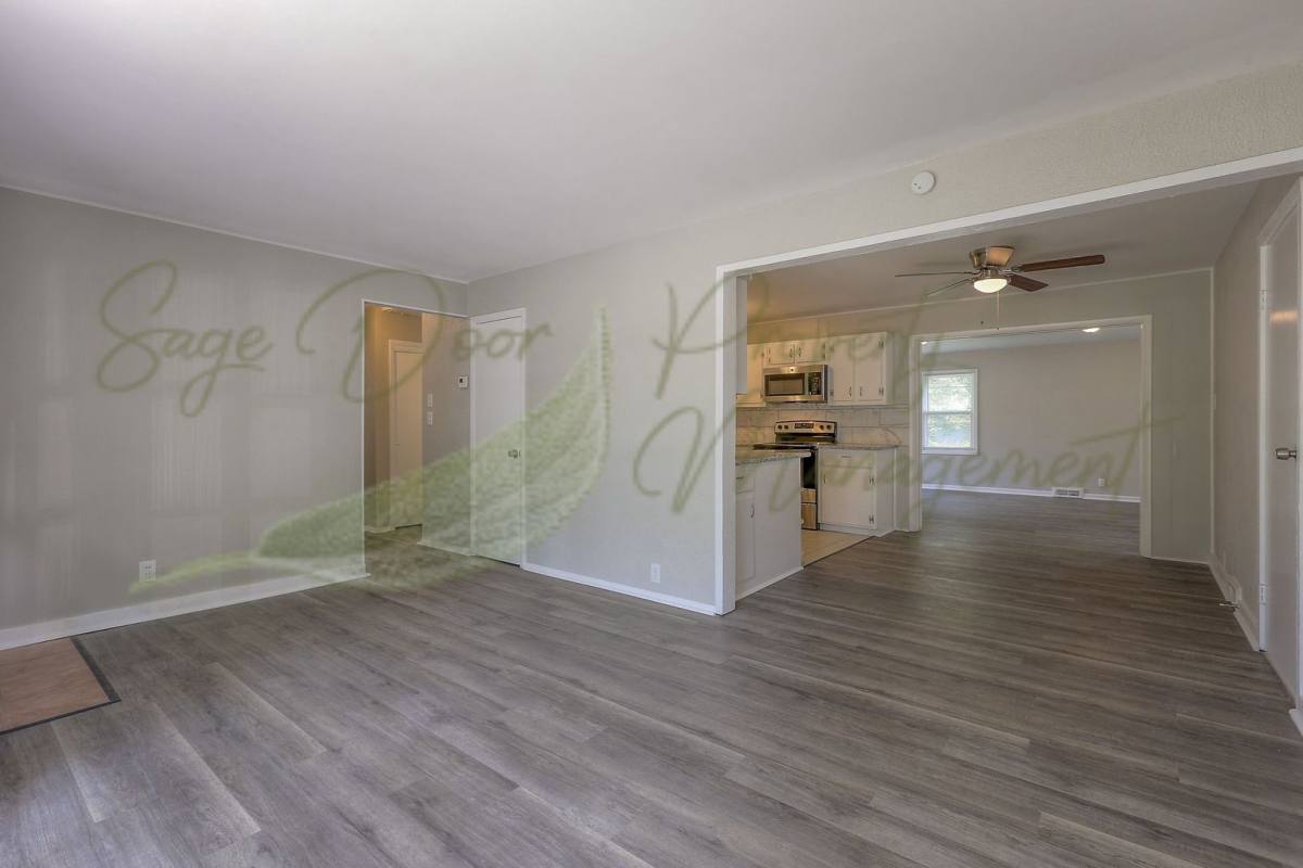 House for rent at 7801 E 113 St, Kansas City, MO 64134