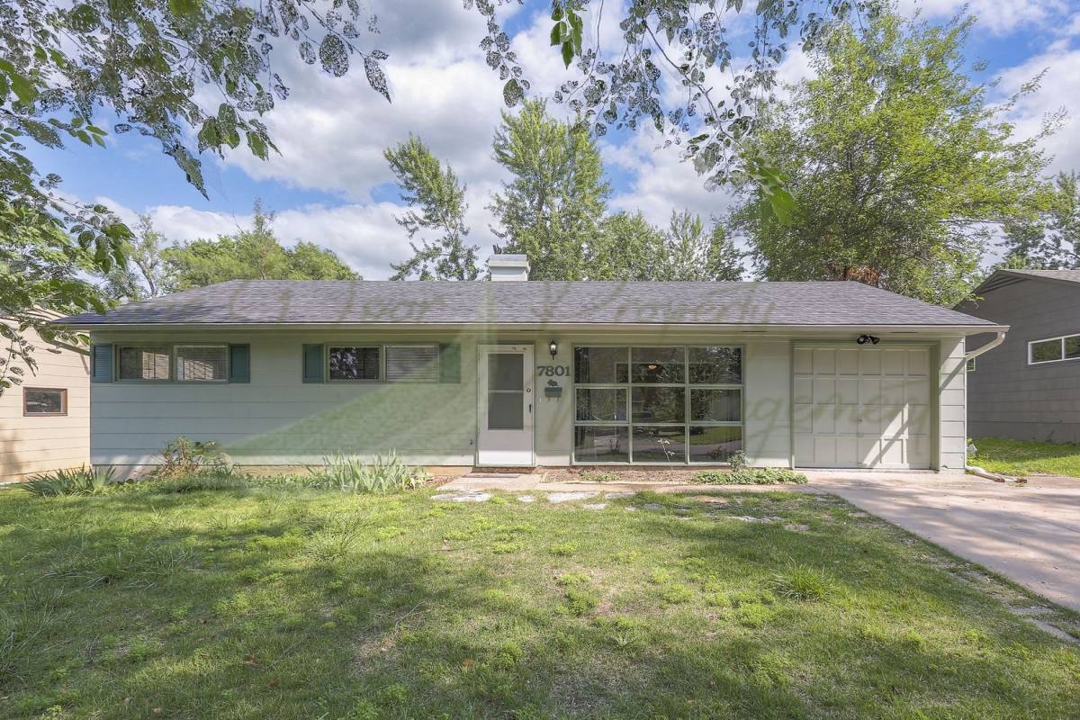 House for rent at 7801 E 113 St, Kansas City, MO 64134