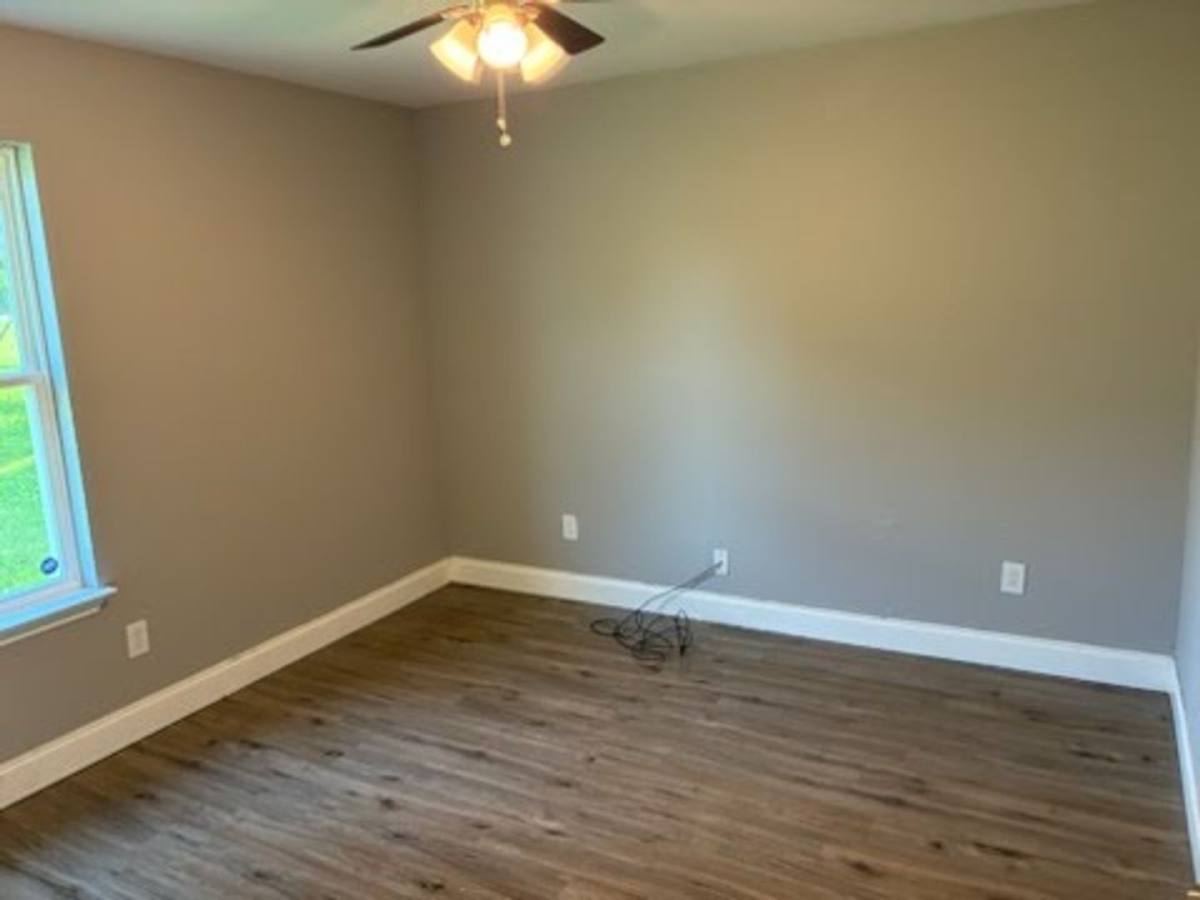 House for rent at 944 7th St NE, Paris, TX 75460