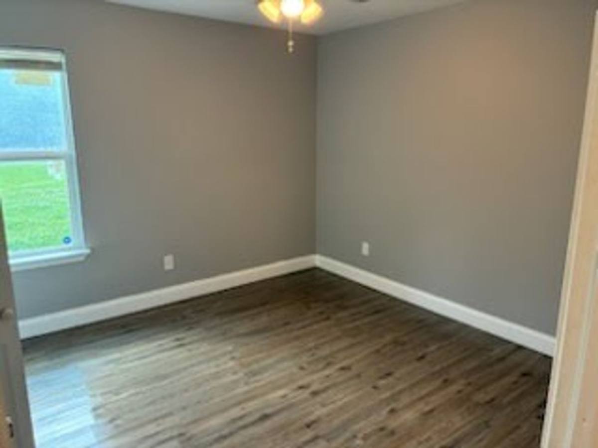 House for rent at 944 7th St NE, Paris, TX 75460