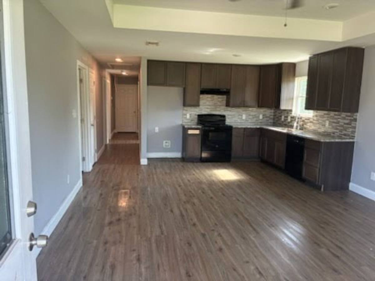 House for rent at 944 7th St NE, Paris, TX 75460