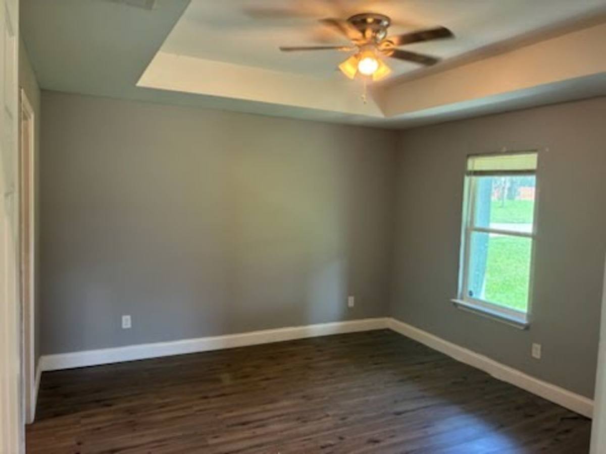 House for rent at 944 7th St NE, Paris, TX 75460