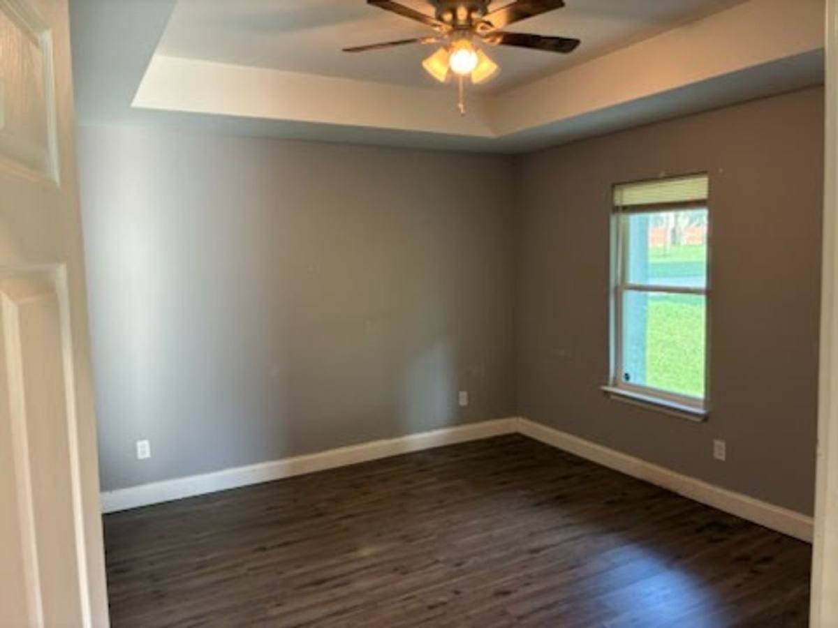 House for rent at 944 7th St NE, Paris, TX 75460