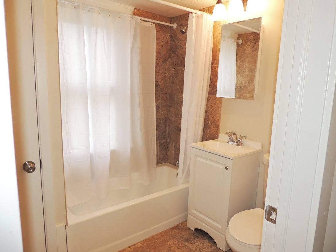 Apartment for rent at 16320 Scottsdale Rd, Cleveland, OH 44120