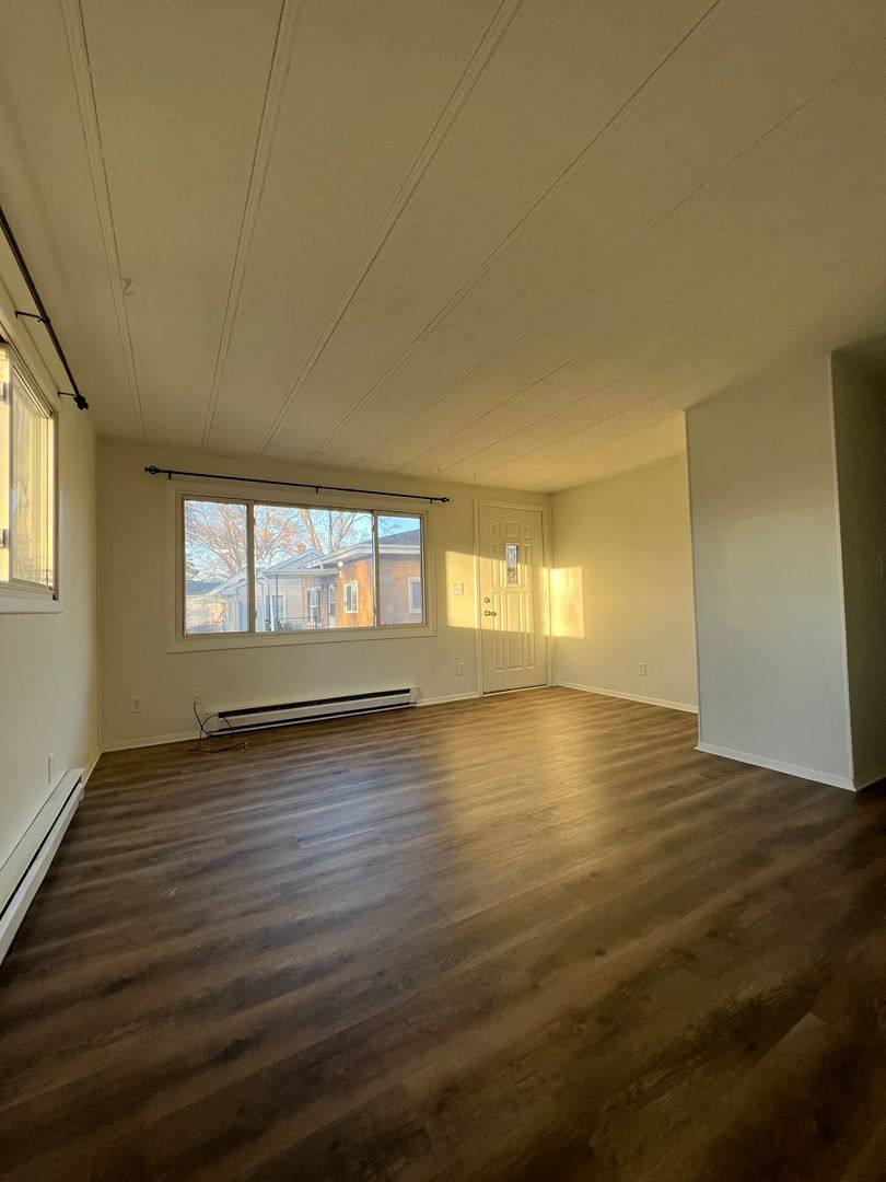 Apartment for rent at 2810 2812 Onalaska Ave, La Crosse, WI 54603