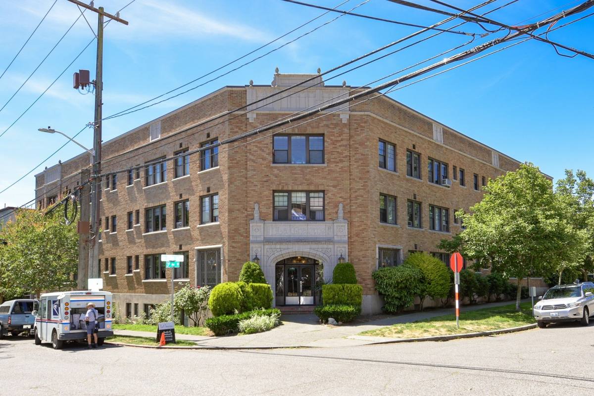 Apartment for rent at 637 3rd Ave W, Seattle, WA 98119