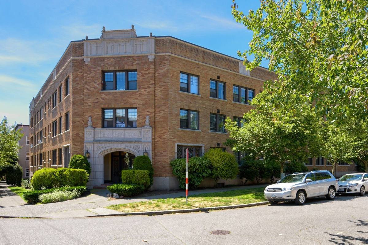 Apartment for rent at 637 3rd Ave W, Seattle, WA 98119