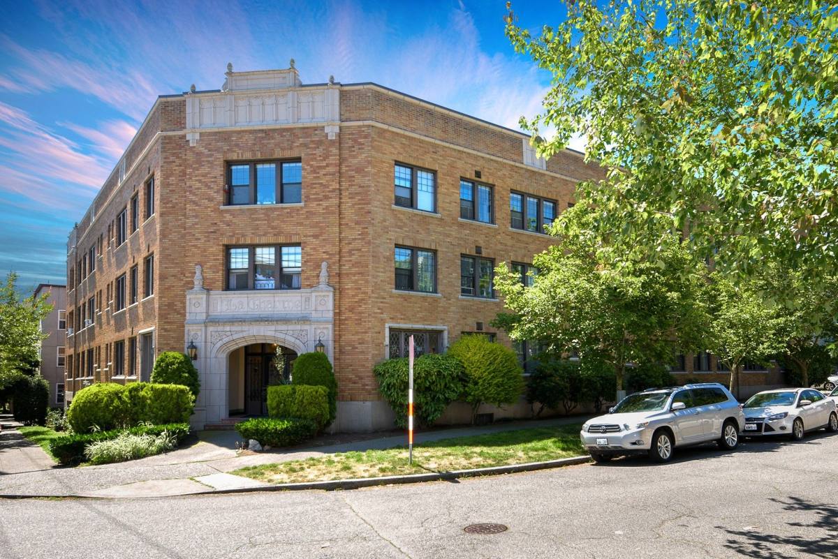 Apartment for rent at 637 3rd Ave W, Seattle, WA 98119