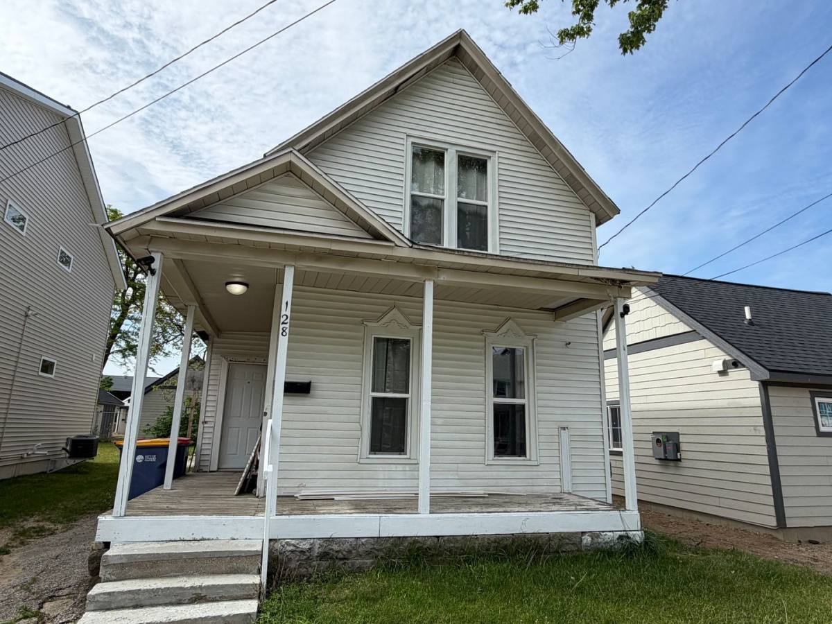 House for rent at 128 Fair St SE, Grand Rapids, MI 49507