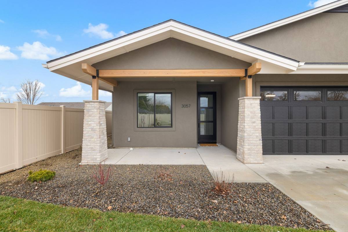 Townhouse for rent at 2306 E Ringneck St, Meridian, ID 83646