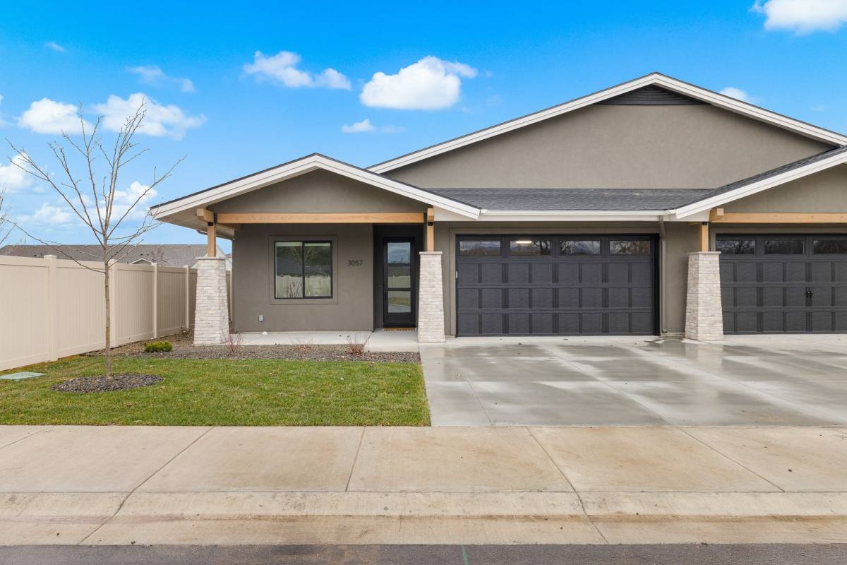 Townhouse for rent at 2306 E Ringneck St, Meridian, ID 83646
