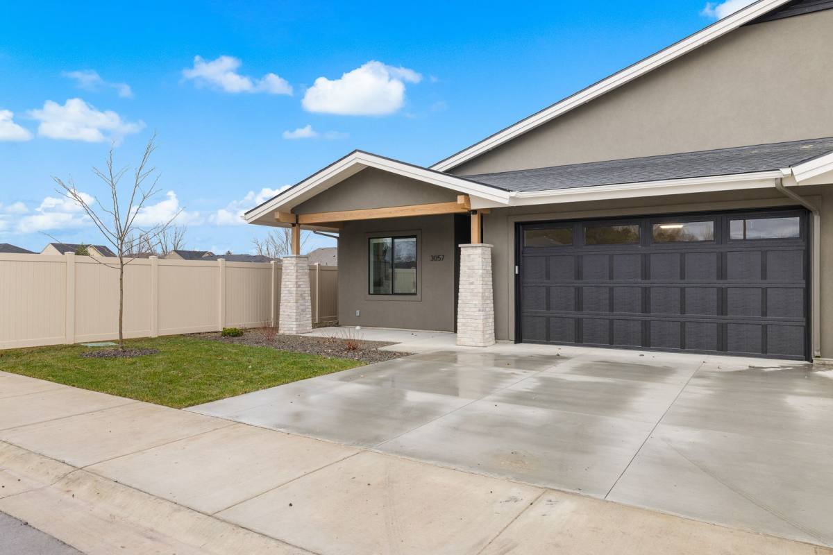 Townhouse for rent at 2306 E Ringneck St, Meridian, ID 83646
