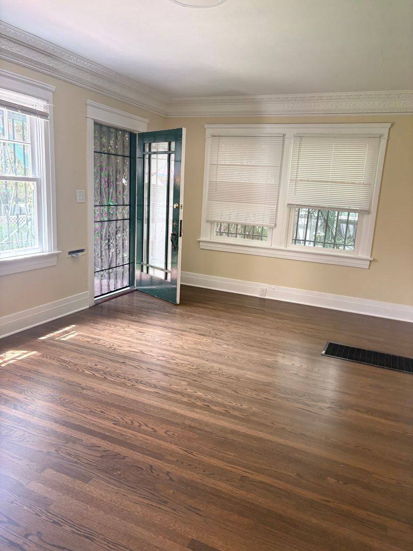 Apartment for rent at 1616 - 1628 1 2 No Vista St, Los Angeles, CA 90046