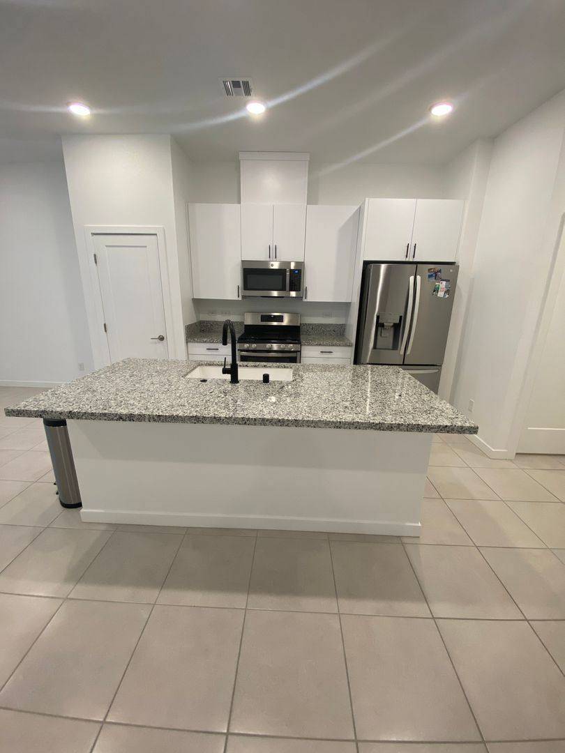 Townhouse for rent at 3211 Centano Ave, Henderson, NV 89044