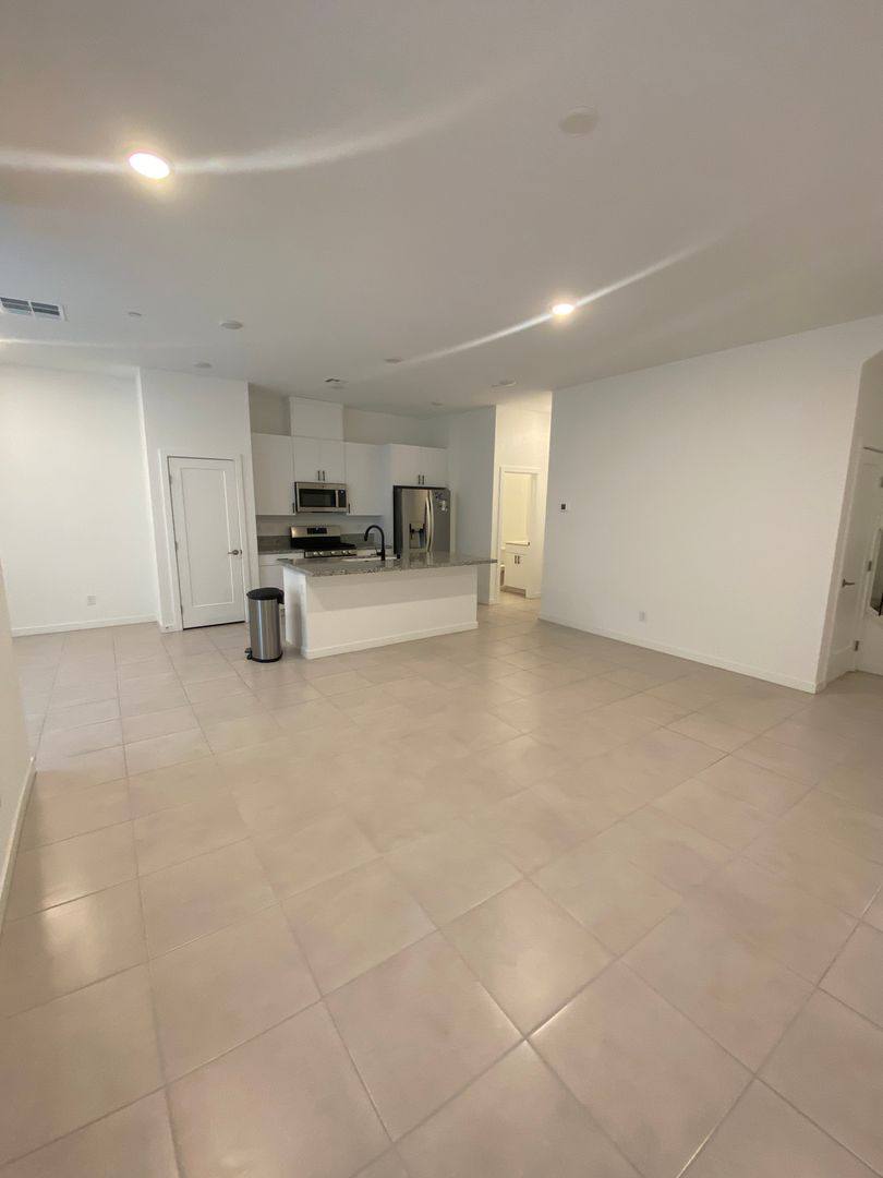 Townhouse for rent at 3211 Centano Ave, Henderson, NV 89044