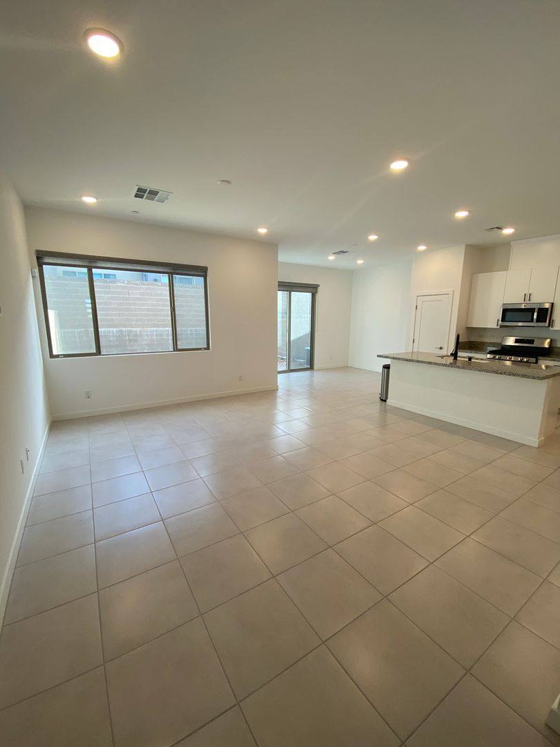 Townhouse for rent at 3211 Centano Ave, Henderson, NV 89044