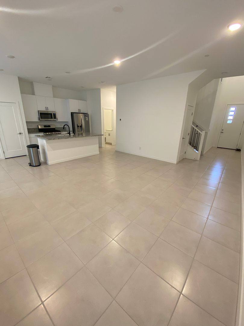Townhouse for rent at 3211 Centano Ave, Henderson, NV 89044