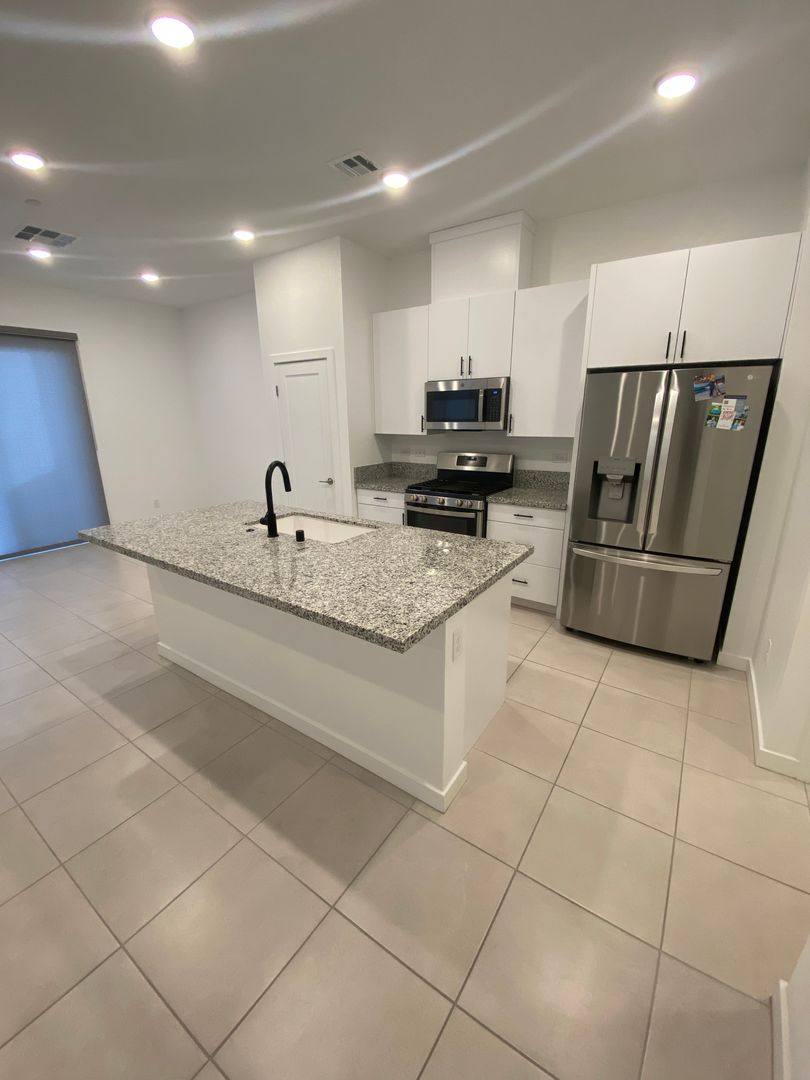 Townhouse for rent at 3211 Centano Ave, Henderson, NV 89044