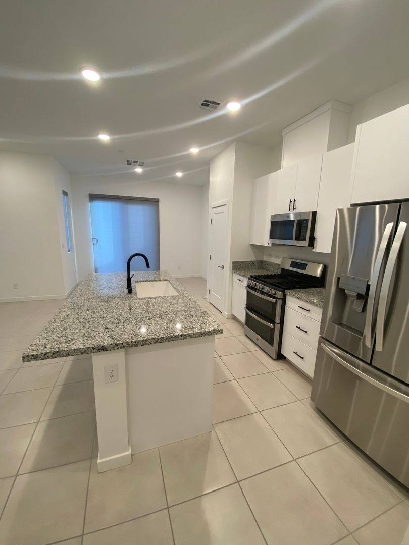 Townhouse for rent at 3211 Centano Ave, Henderson, NV 89044