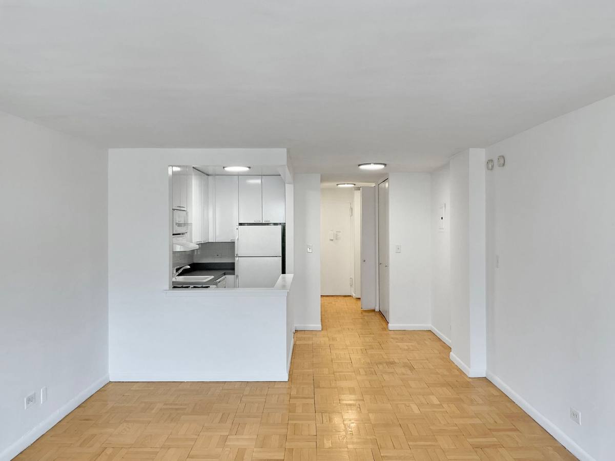 Apartment for rent at 150 E 18th St, New York, NY 10003