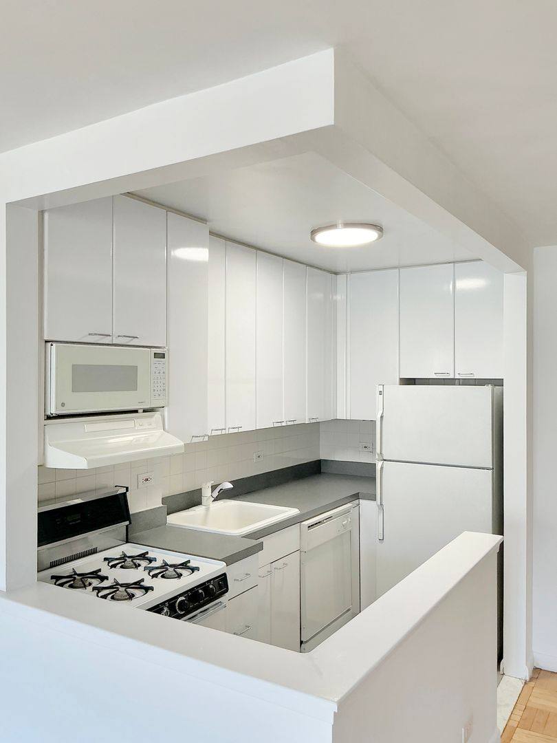 Apartment for rent at 150 E 18th St, New York, NY 10003