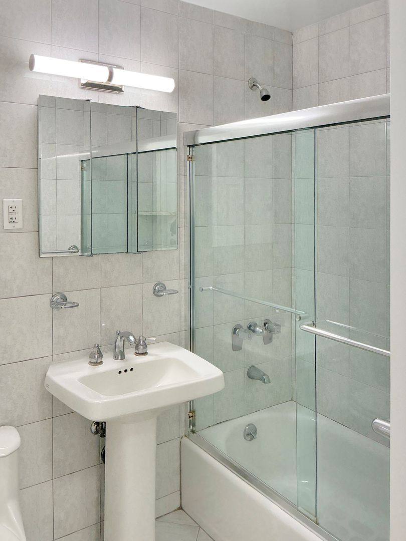 Apartment for rent at 150 E 18th St, New York, NY 10003