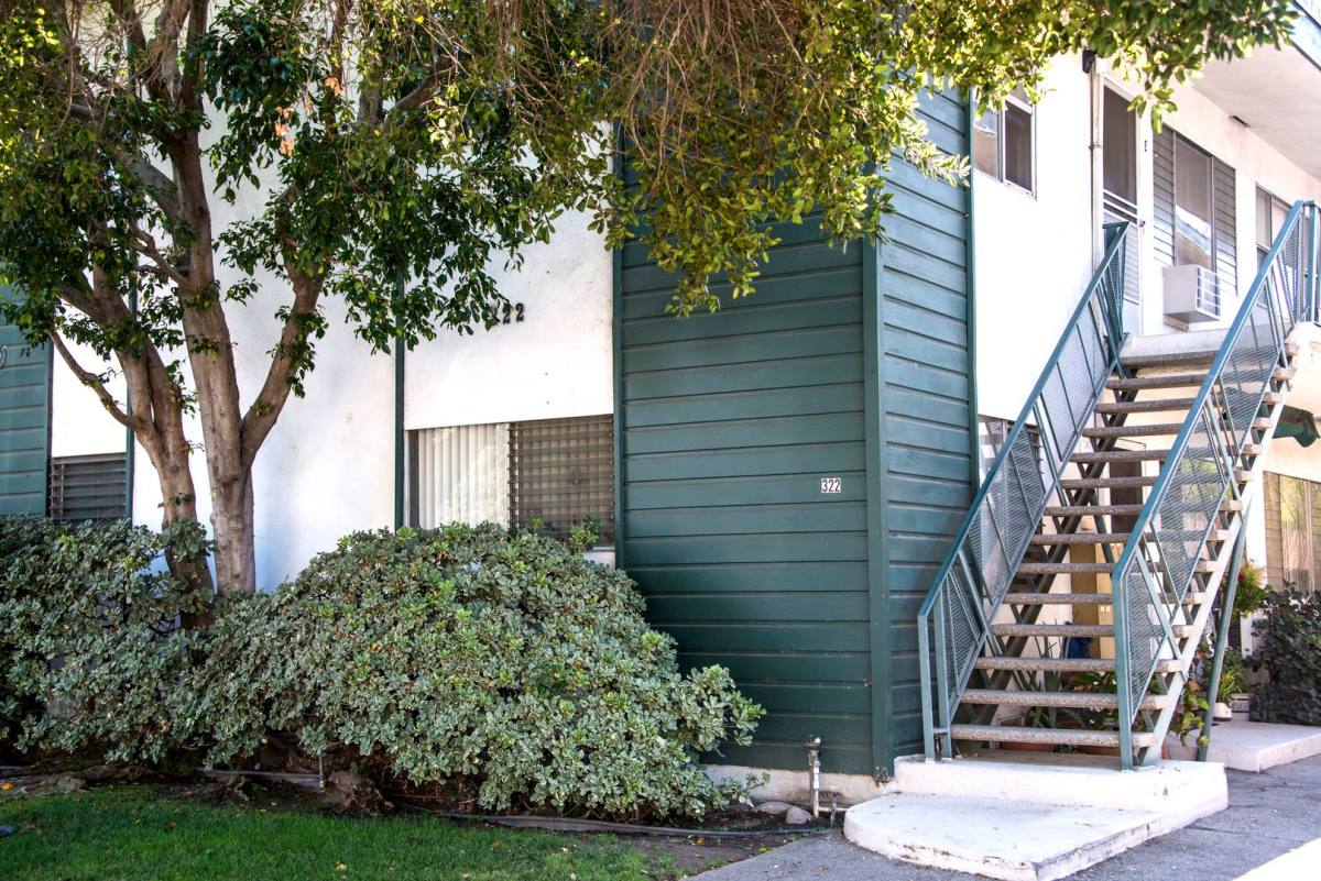Apartment for rent at 322 W Burchett St, Glendale, CA 91203