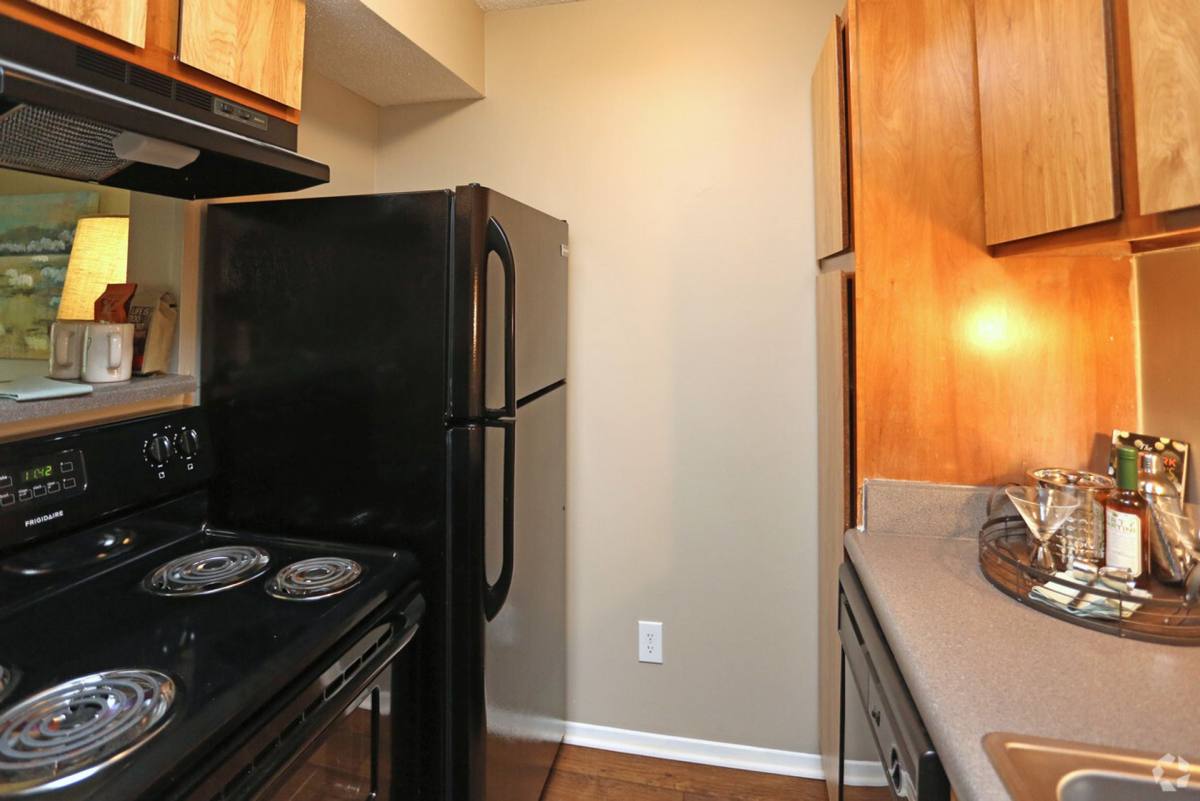 Apartment for rent at 5515 W Market St, Greensboro, NC 27409