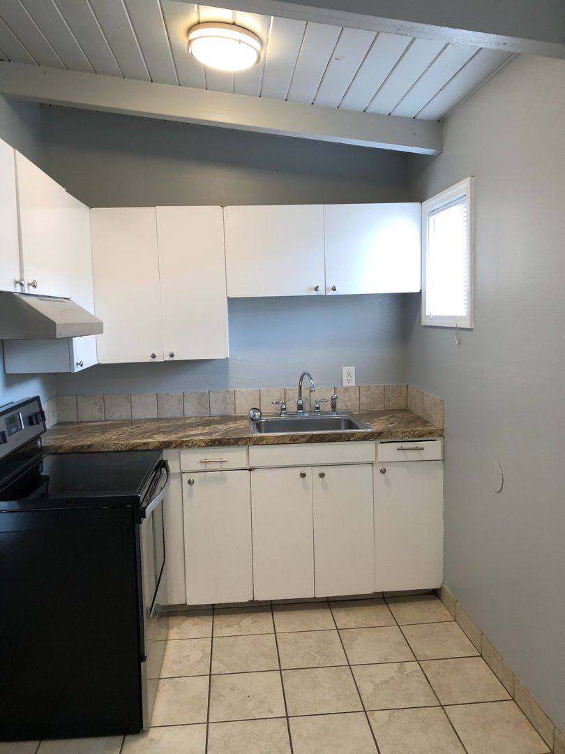 Apartment for rent at 825 SE Waverly Dr, Albany, OR 97321