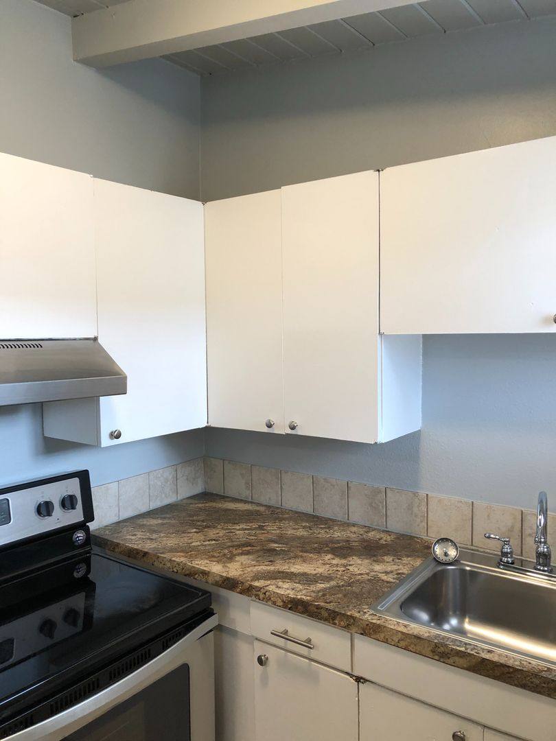Apartment for rent at 825 SE Waverly Dr, Albany, OR 97321