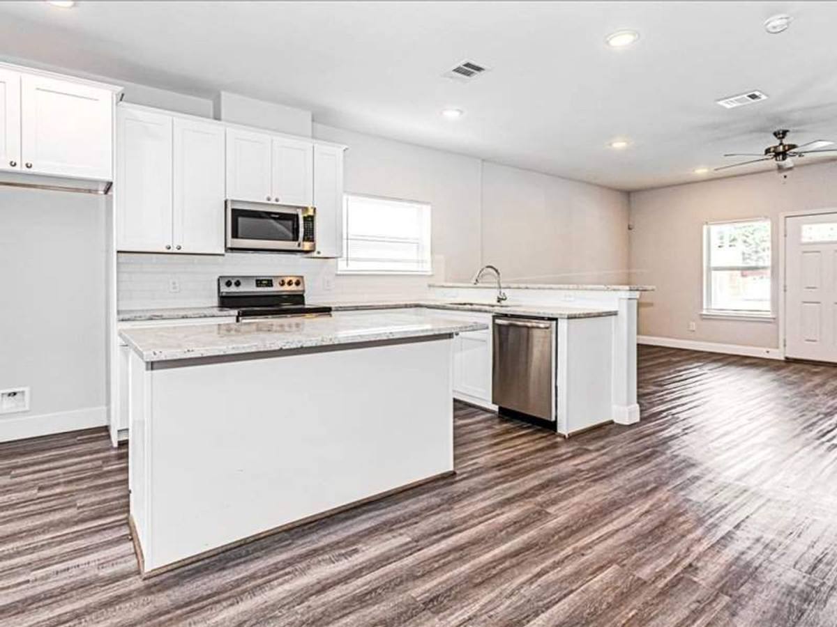 Apartment for rent at 5426 E Houston Rd, Houston, TX 77028