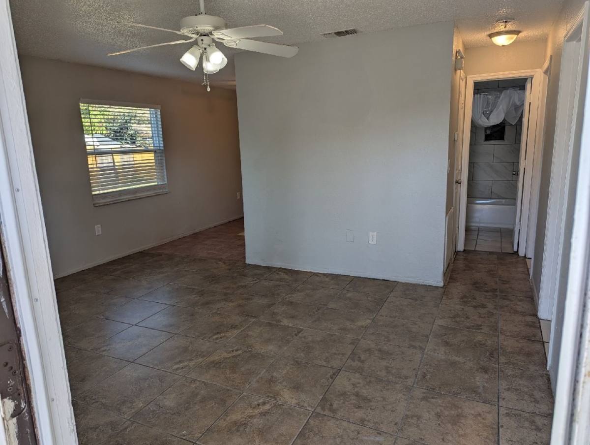 Townhouse for rent at 5609 20th St W, Bradenton, FL 34207