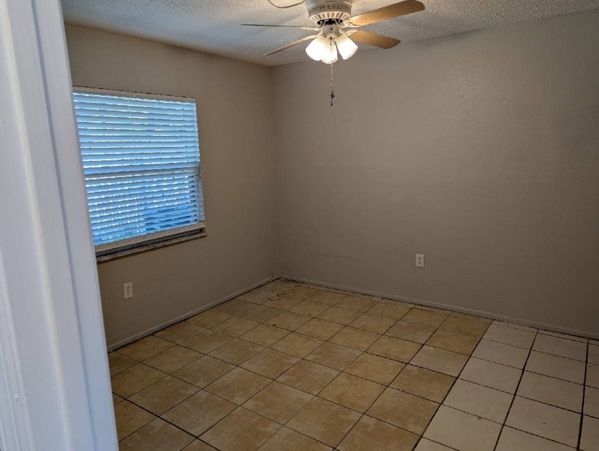 Townhouse for rent at 5609 20th St W, Bradenton, FL 34207