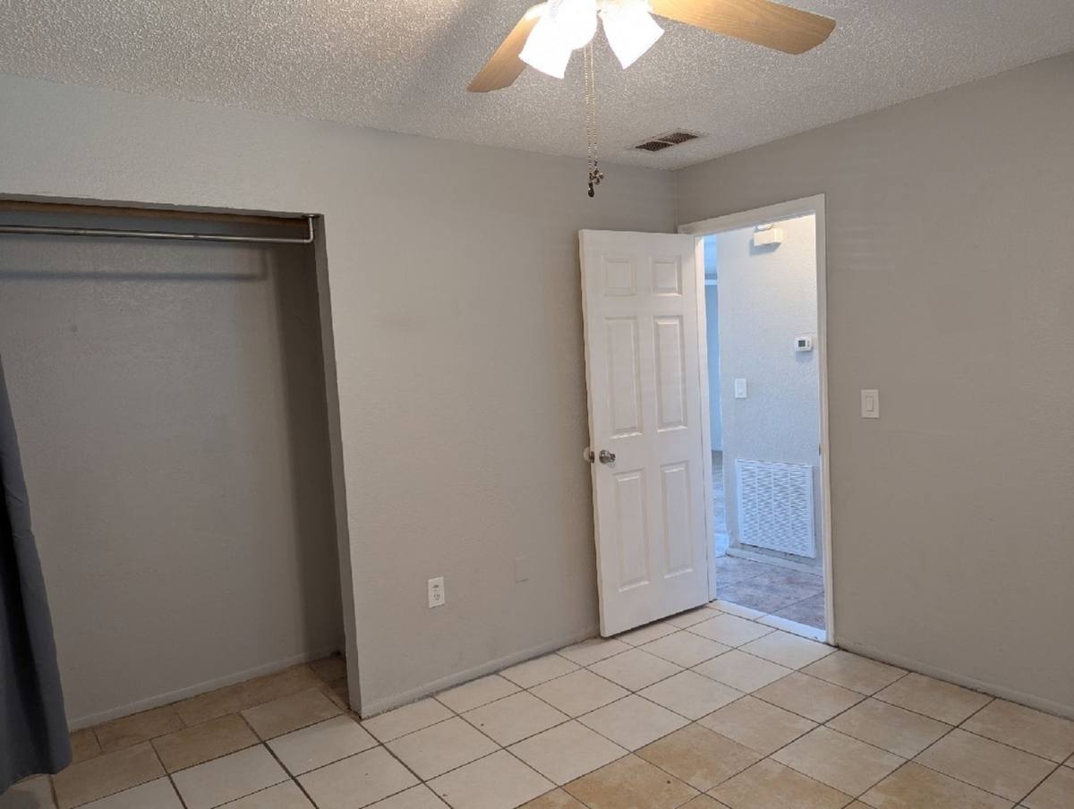 Townhouse for rent at 5609 20th St W, Bradenton, FL 34207
