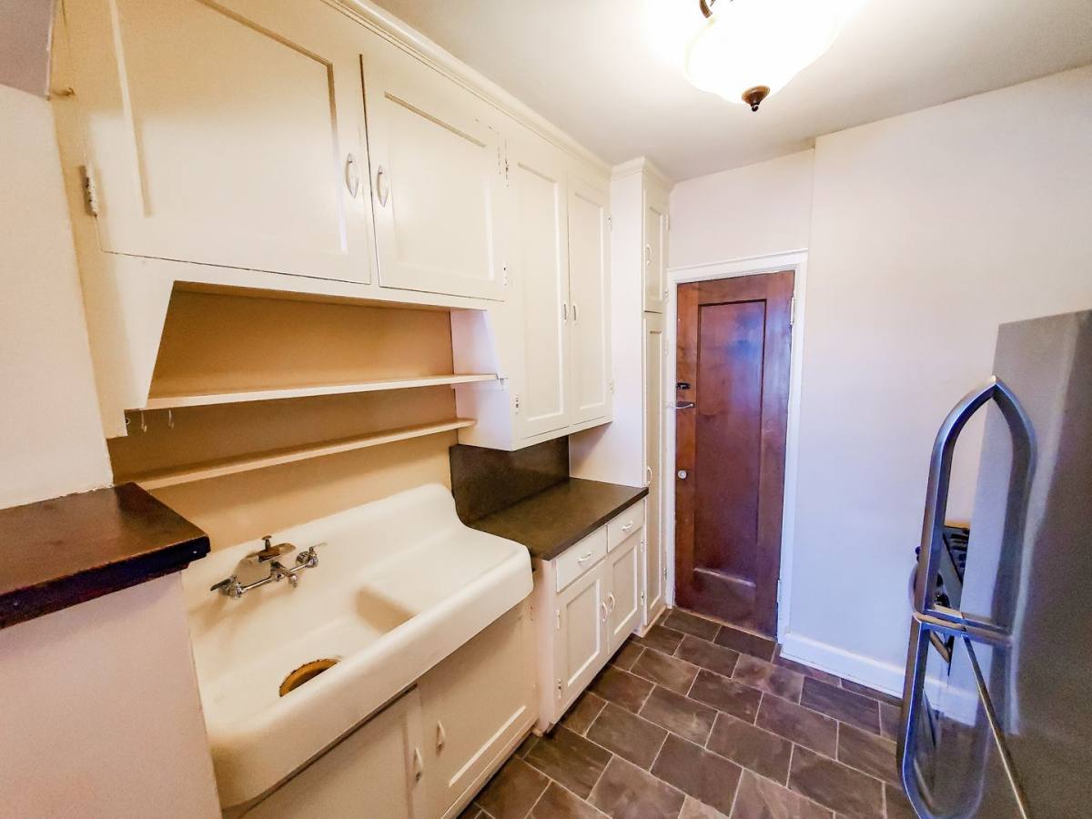 Apartment for rent at 3503 Jones St, Omaha, NE 68105