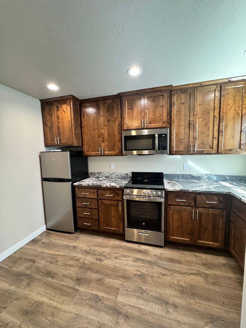 Apartment for rent at 7860 28th St, White City, OR 97503