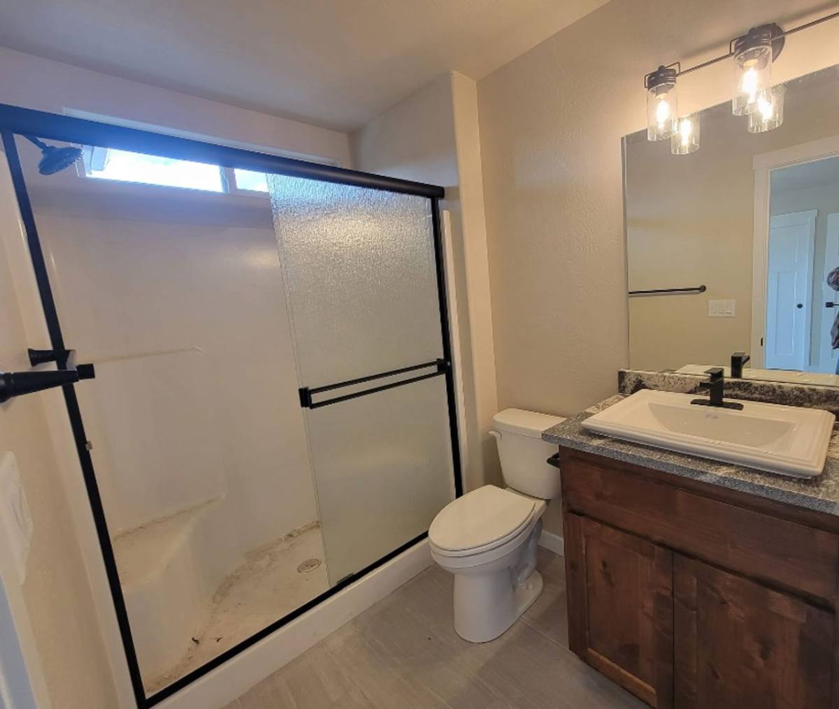 Apartment for rent at 7860 28th St, White City, OR 97503