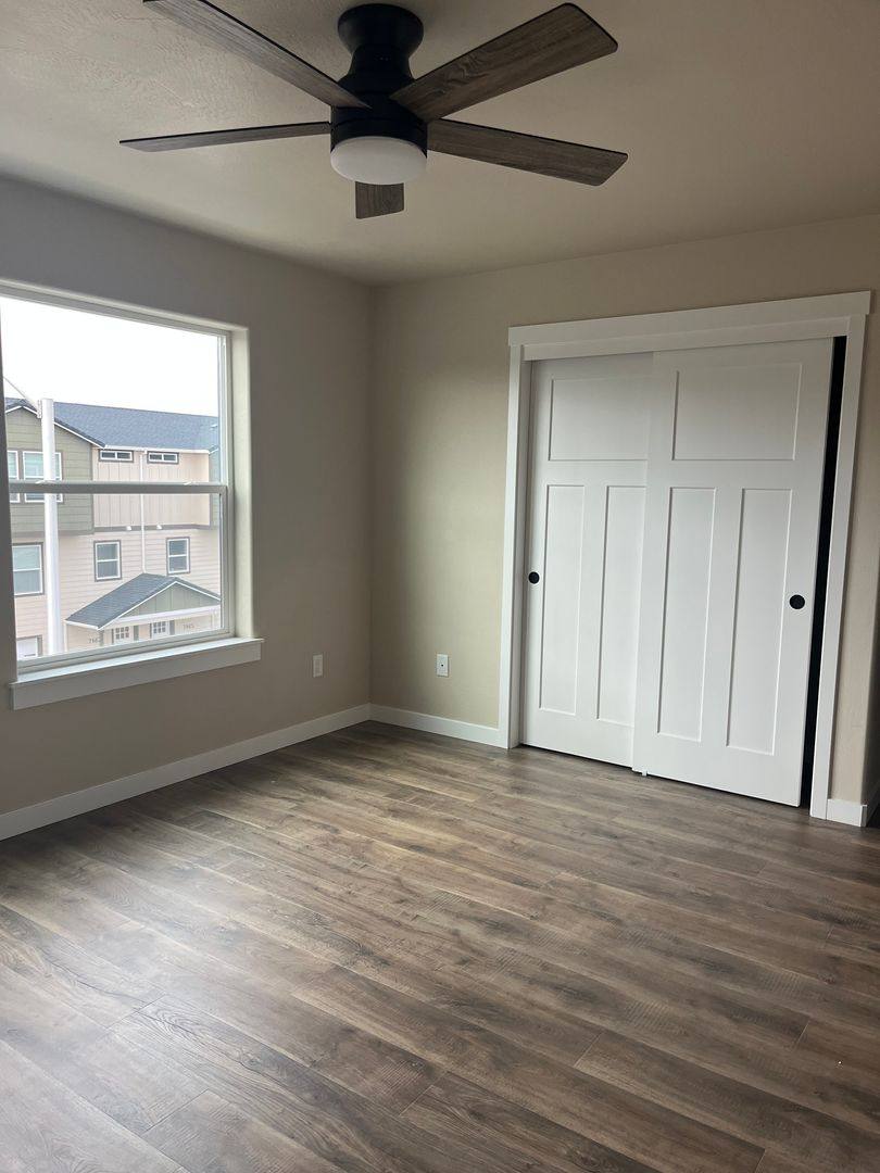 Apartment for rent at 7860 28th St, White City, OR 97503