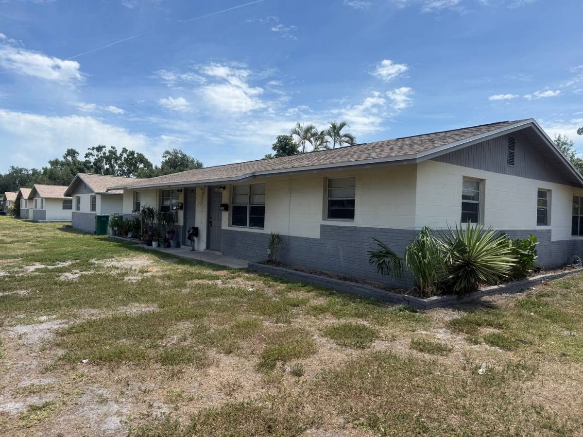 Apartment for rent at 1200 12th Ave W #B, Palmetto, FL 34221