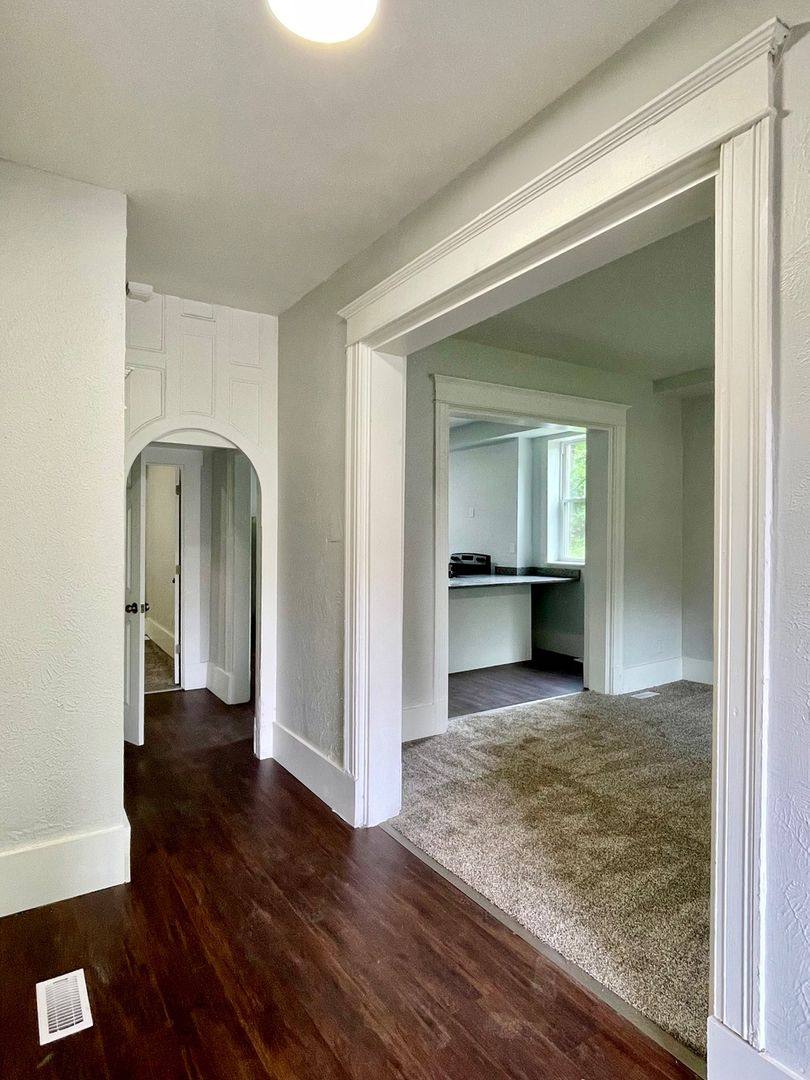 Apartment for rent at 1107 S Ave, Pittsburgh, PA 15221