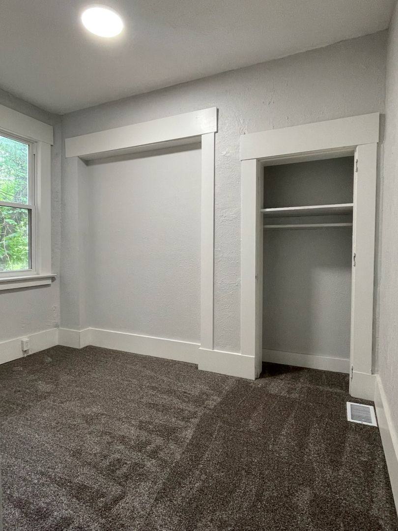 Apartment for rent at 1107 S Ave, Pittsburgh, PA 15221