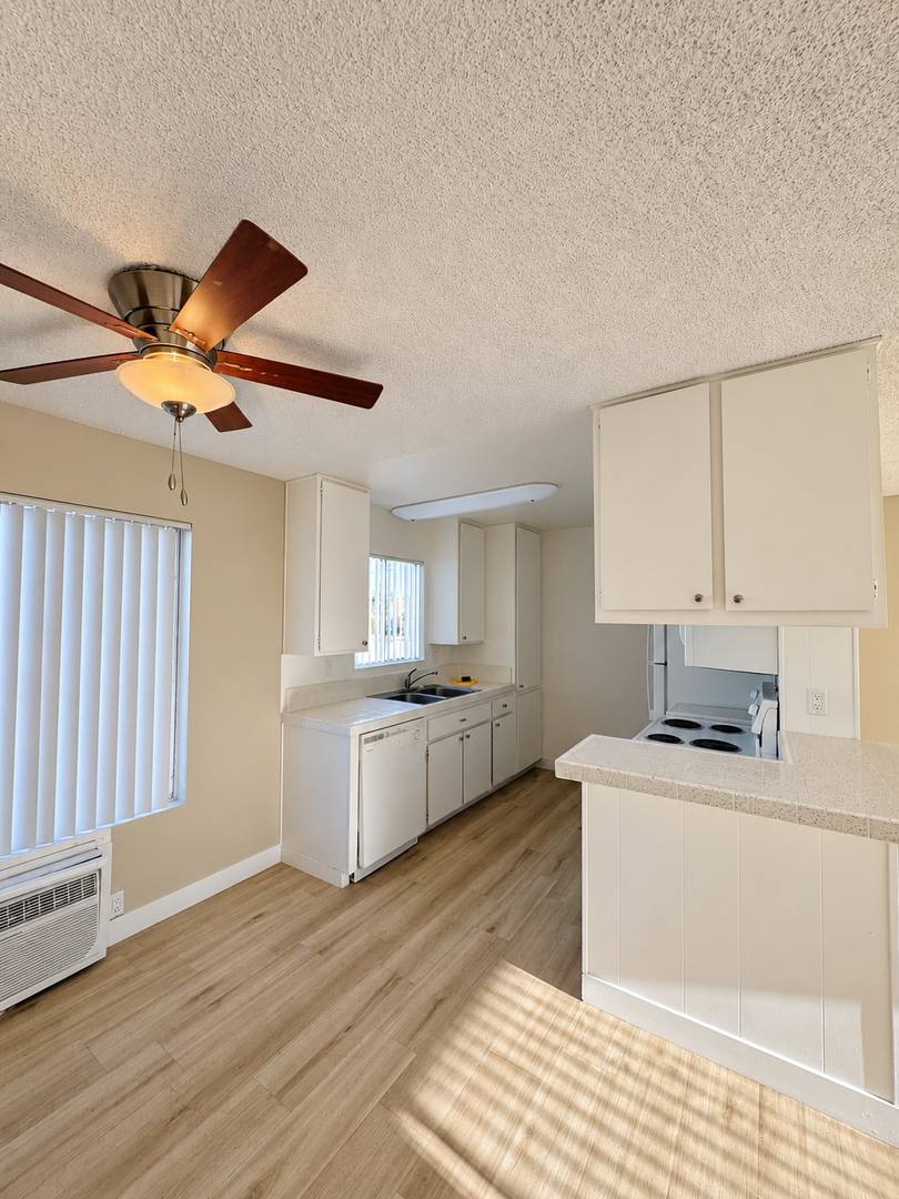 Quail View, 1960 E Grand Ave, Escondido, CA 92027 - Apartment for Rent - Image 4