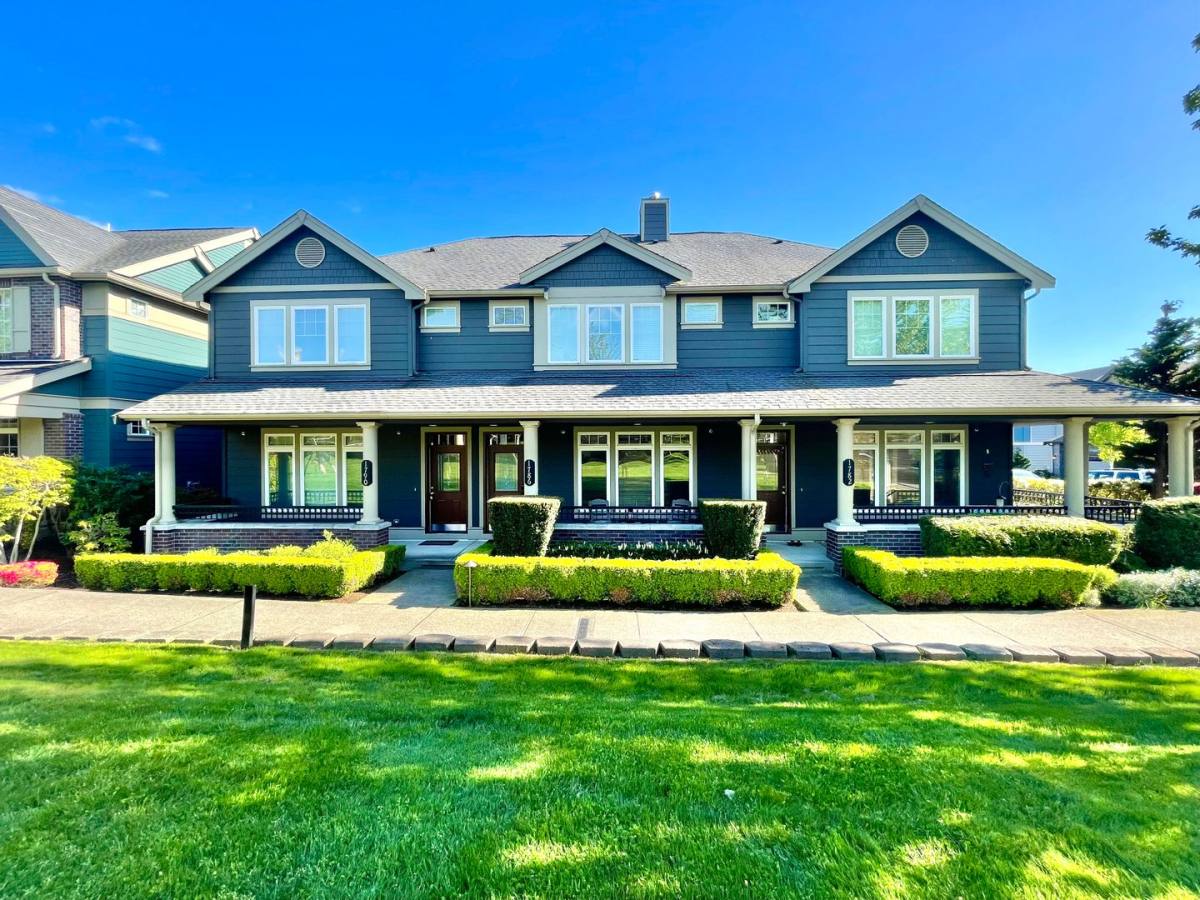 Townhouse for rent at 1790 10th Ave NE, Issaquah, WA 98029