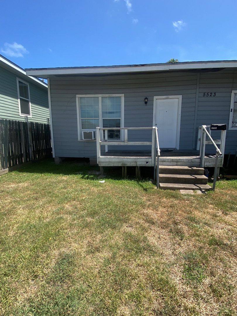 Apartment for rent at 5523 Ave O 1 #2, Galveston, TX 77551
