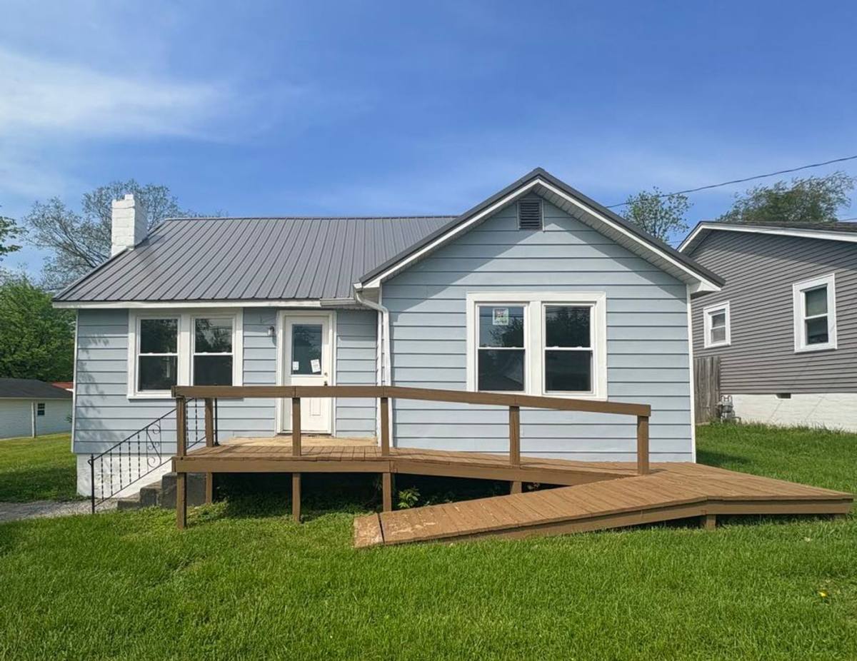 House for rent at 109 Lloyd St, Glasgow, KY 42141