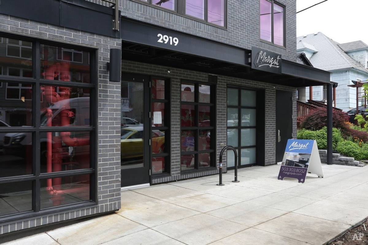 Apartment for rent at 2919 SE Division St, Portland, OR 97202